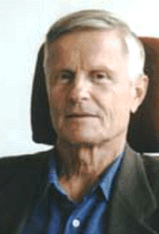 Professor emeritus Martti  Mikkola